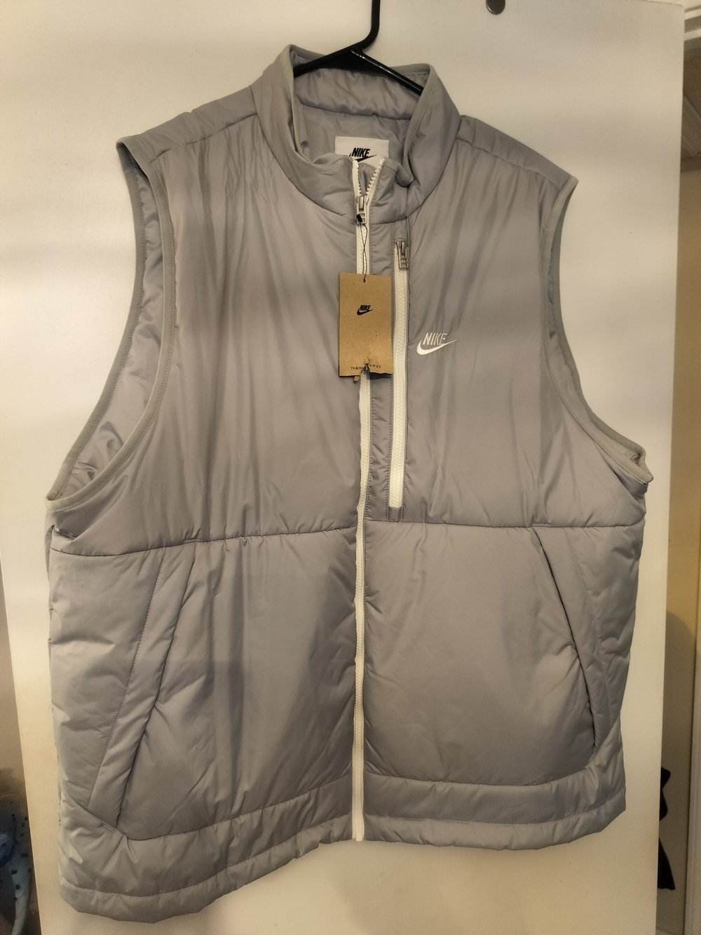 Nike Men’s Light Gray Quilted Puffer Vest